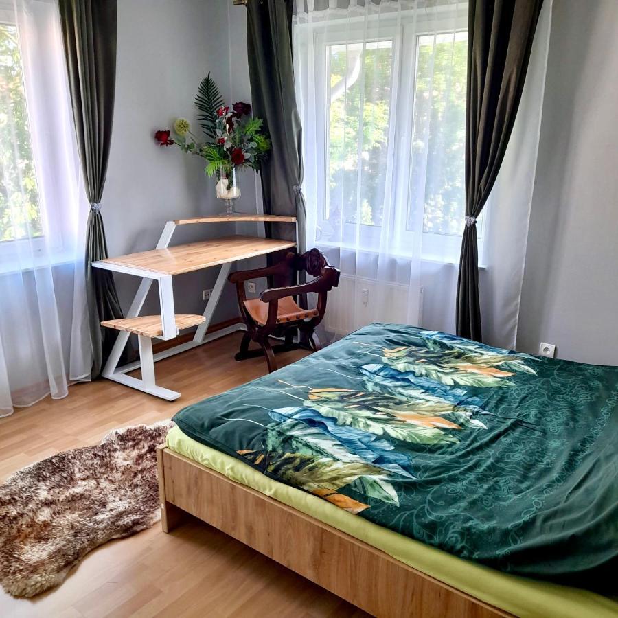 Apartament Deluxe 옐레니아구라 외부 사진